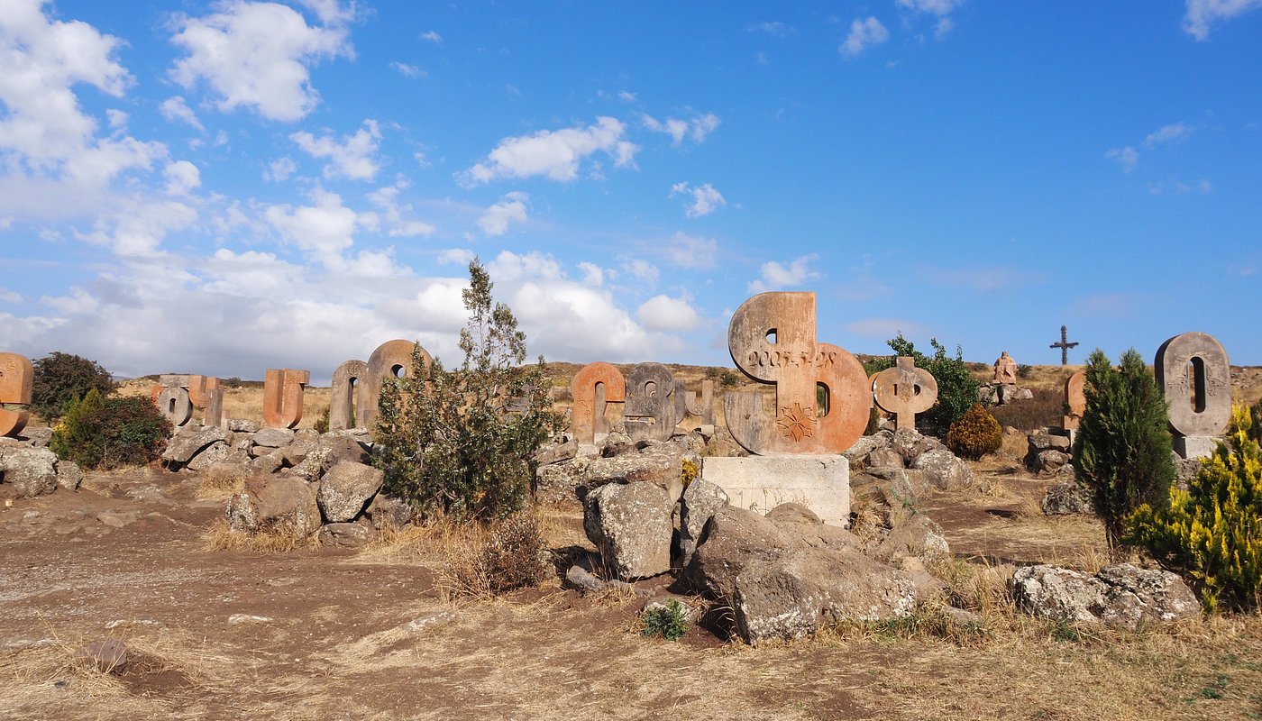 Այբուբենի հուշարձան